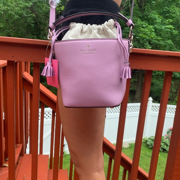 NWT KATE SPADE HAYES BUCKET BAG AND WALLET - Picture 2 of 7
